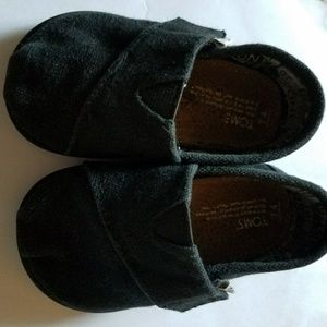 Toms size t4 FINAL PRICE**